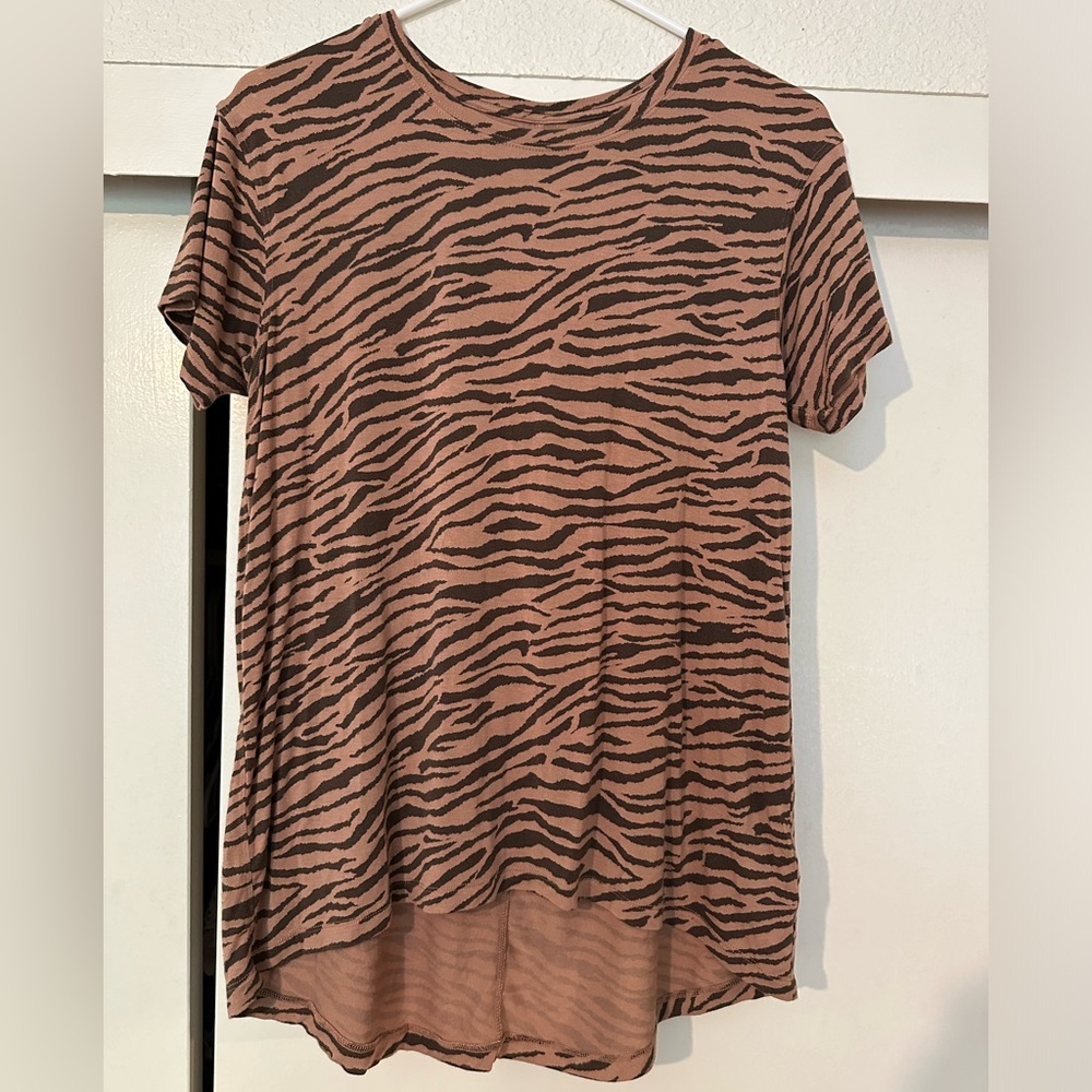 American Eagle Tiger Print Soft & Sexy Tee